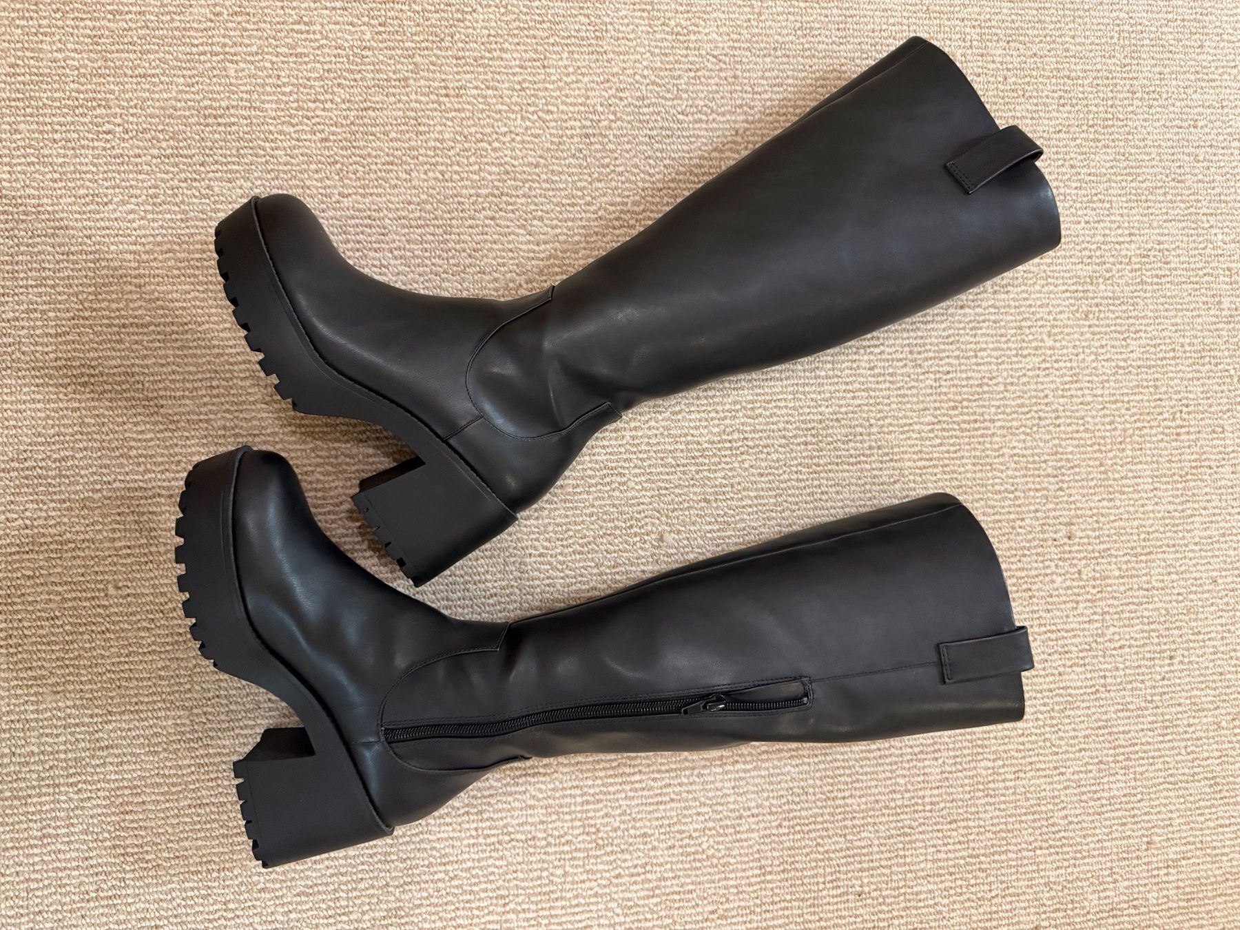 Monki Damenschuhe: Schwarze Winterstiefel mit Absatz, Grösse 37 Neu!! – Neu (gemäss Beschreibung) aus Bern von sar_56rd 2