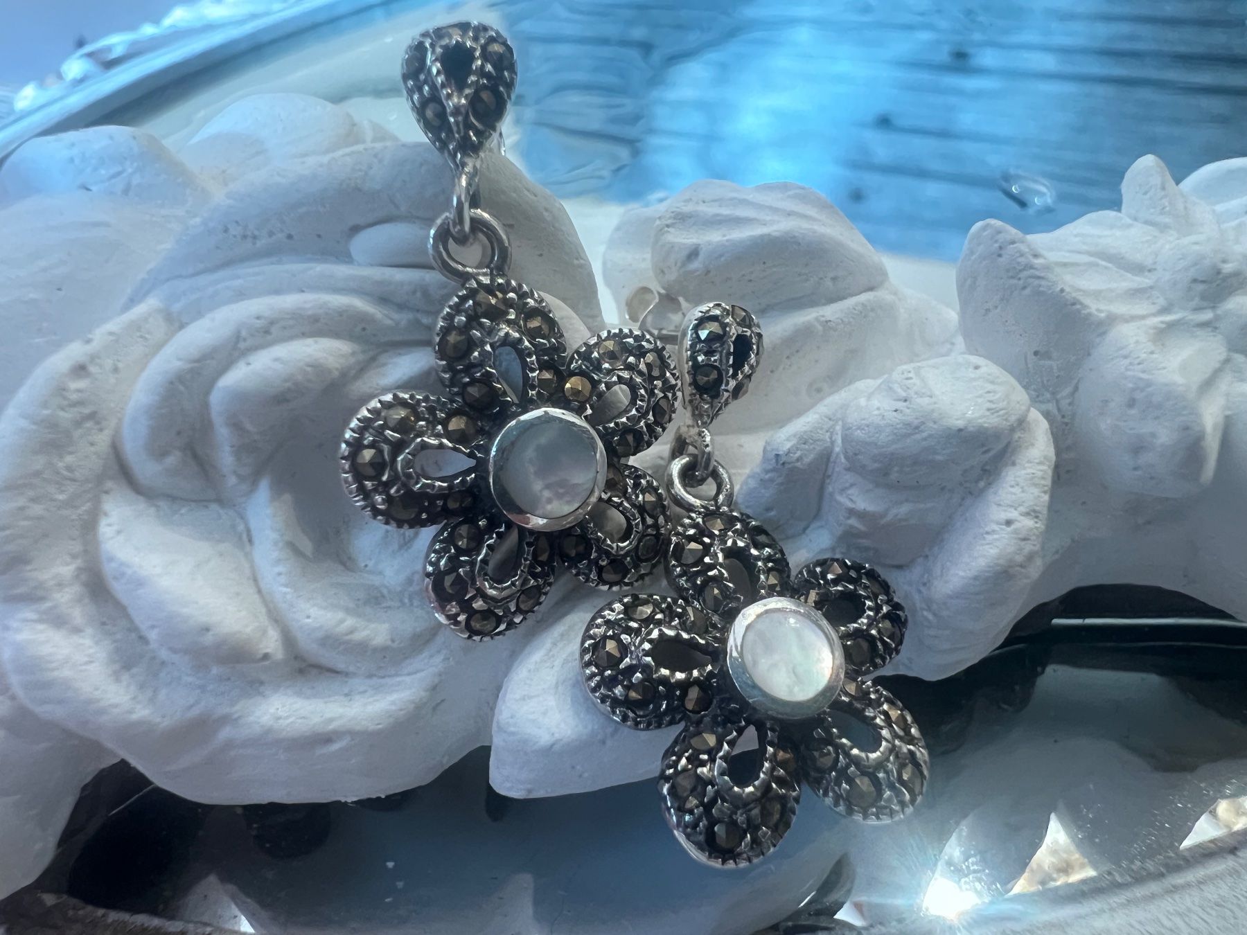 Orecchini pendenti & Orecchini a lobo: Vintage Ohrhänger 925 Silber Pyrit u. Perlmutter - Blumen – Nuovo (secondo la descrizione) da Bern venduto da Jiffy 2