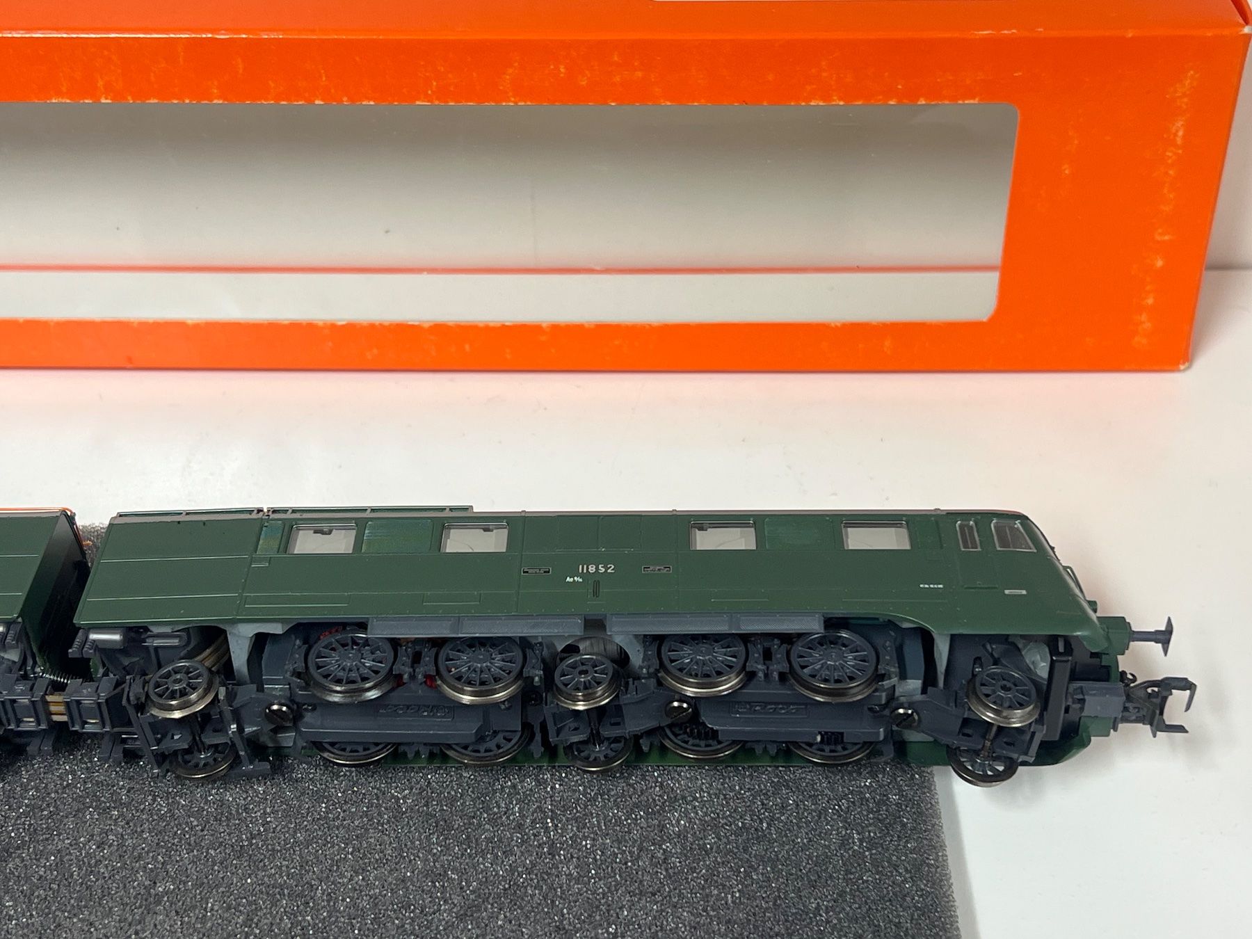 Roco Modelleisenbahnen: Roco 43770 SBB Ae8/14 Analog  H0 DC – Gebraucht aus Neuenhof von ludovicco 7