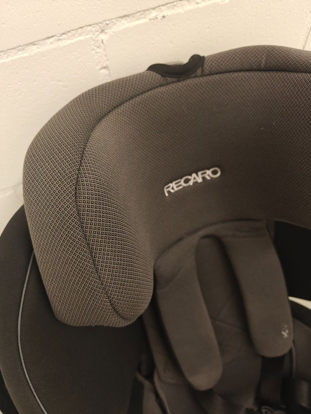 Recaro Seggiolini per auto: RECARO Optiafix Kindersitz – Usato da Bülach venduto da var_7mvc 4