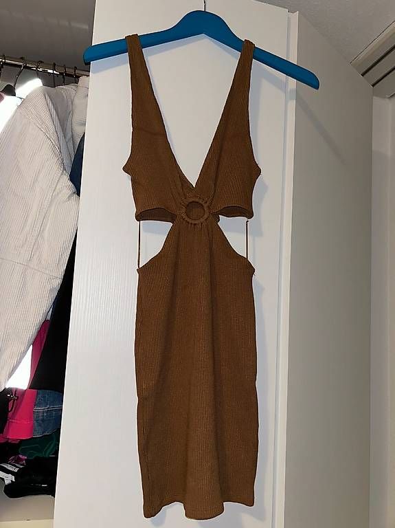 Bershka Vestiti: Vestito Bershka – Nuovo (secondo la descrizione) da Bellinzona venduto da Tamara_Mihajlovic