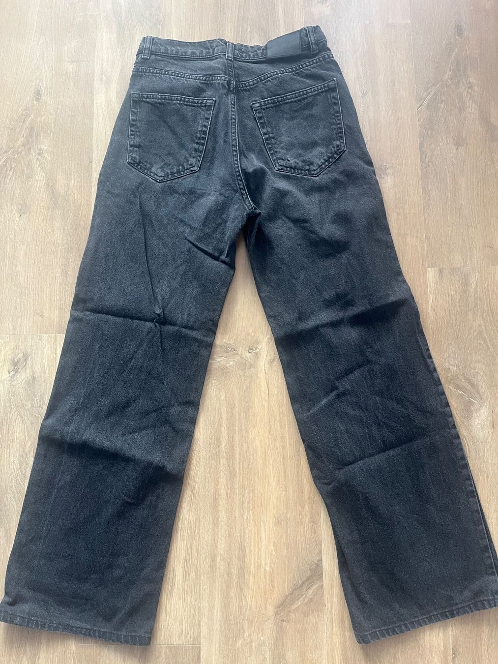 Pull&Bear Jeans: Jean asymétrique noir PULL&BEAR taille 36 – Gebraucht aus Cossonay-Ville von 021epi70 1