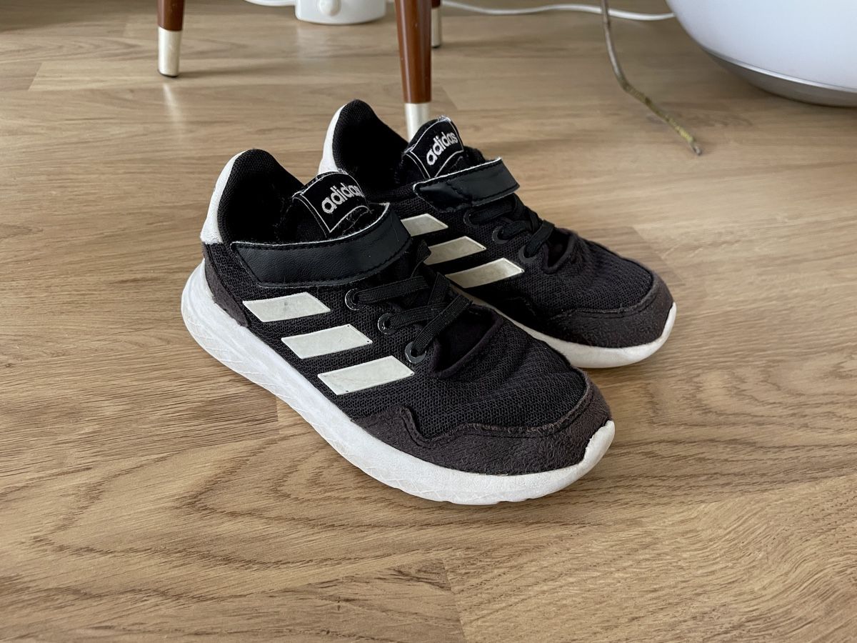 Adidas Scarpe per ragazzi: Adidas | Sneaker | Turnschuhe | Grösse 30  – Usato da Zürich venduto da samira12382