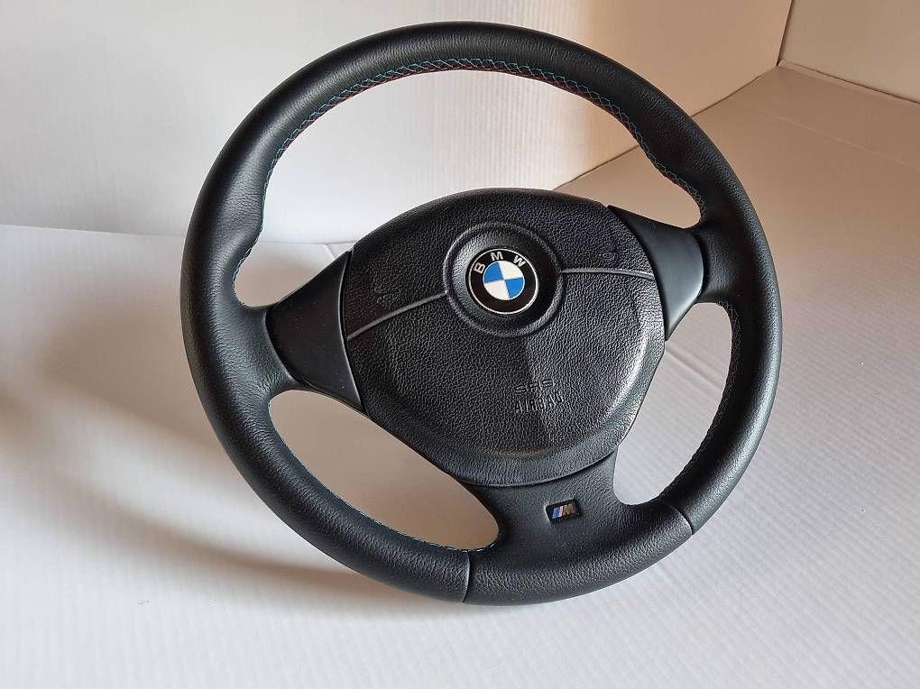 Toutes les pièces auto: Bmw e36 M3 Volant neuf – D'occasion à Ursy par iva_xgq7