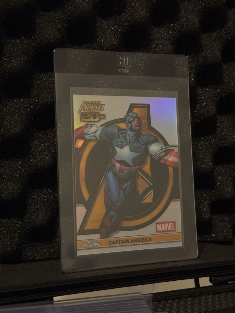 Topps Sammelbilder & Trading cards: Topps Chrome Marvel Captain America – Gebraucht aus Dulliken von alpi.cards