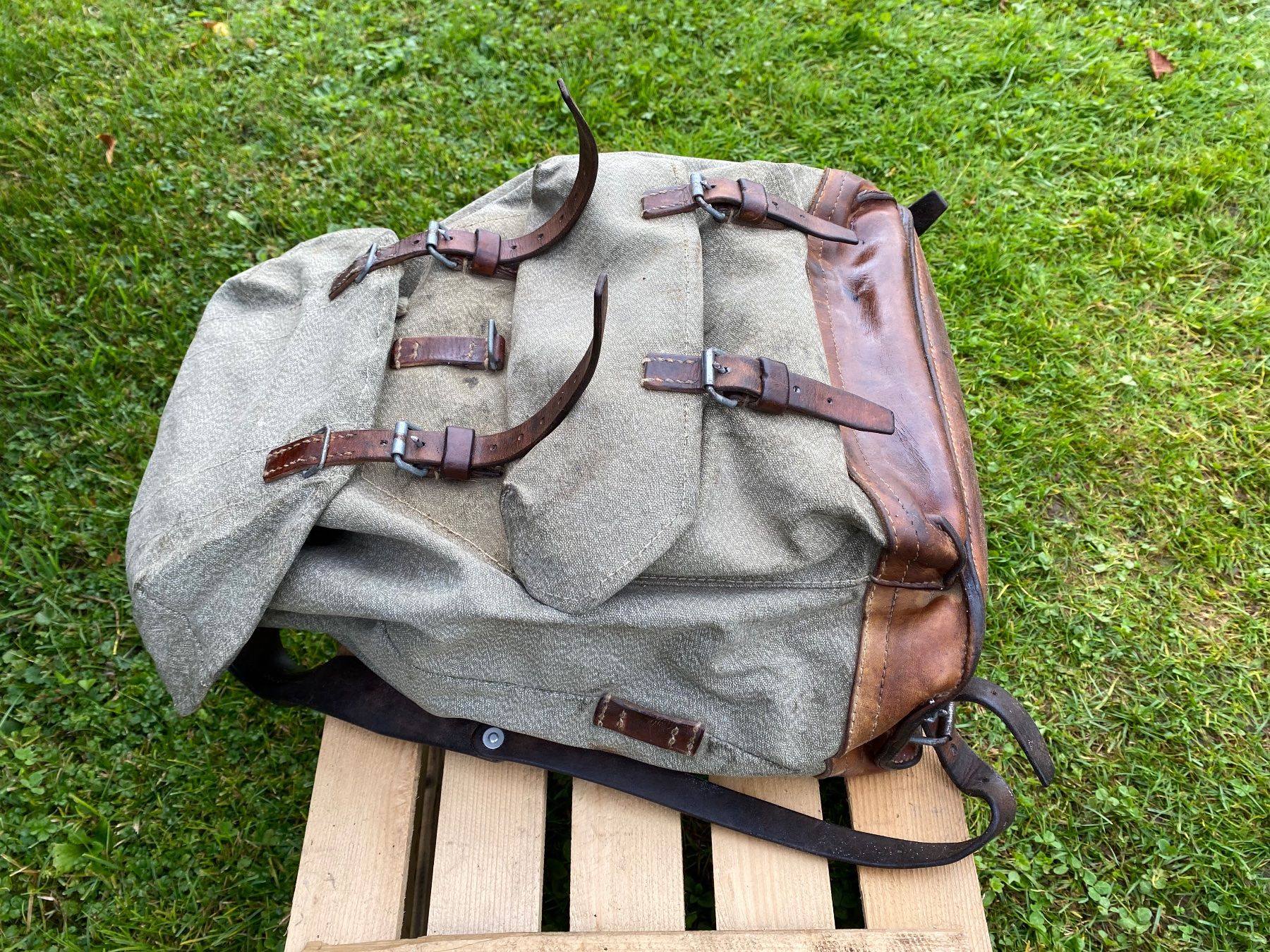 Schweizer Armee Uniformi: Schweizer Militär Rucksack – Usato da Feldbach venduto da Fea1 1
