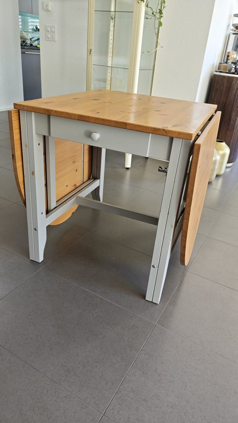 Ikea Tavoli: Ikea "Gamleby" Klapptisch mit Schublade – Usato da Zürich venduto da ram_59n8 1