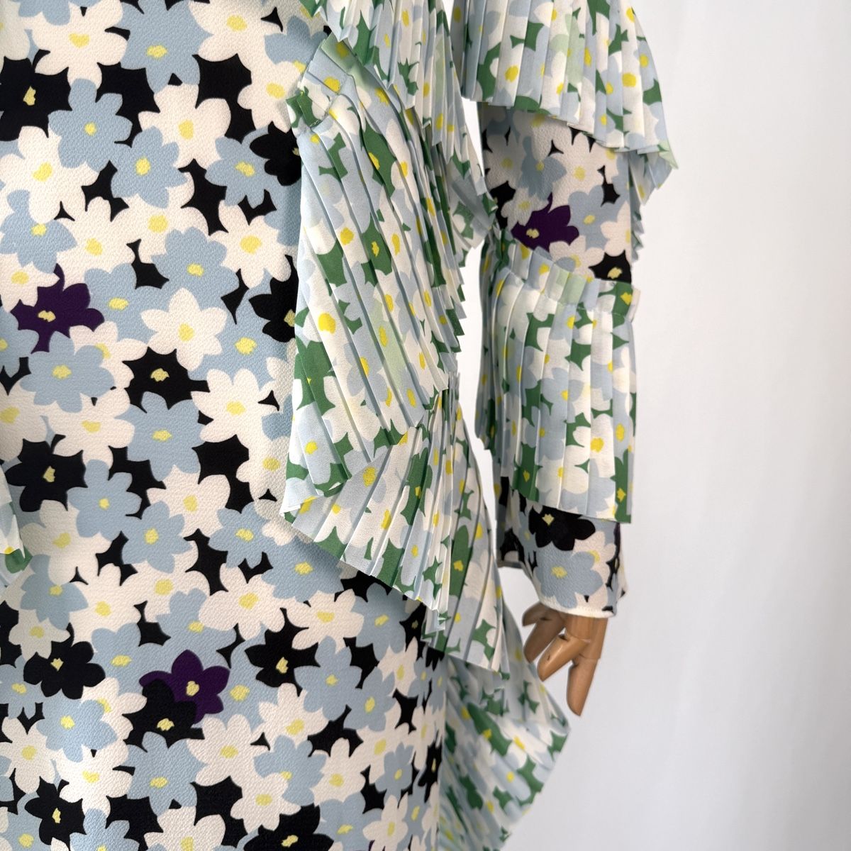 Kenzo Vestiti: KENZO New Dress – Nuovo e nell'imballaggio originale da Emmen venduto da Avviivva_Com2023 3