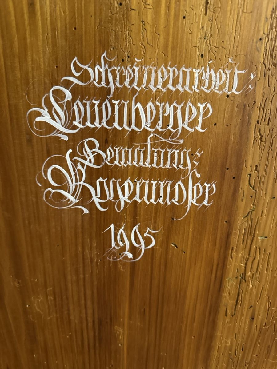 Armadi: Antiker Schrank mit Blumenmalerei – Usato da Walliswil b.Wangen venduto da CharlotteGarde 3