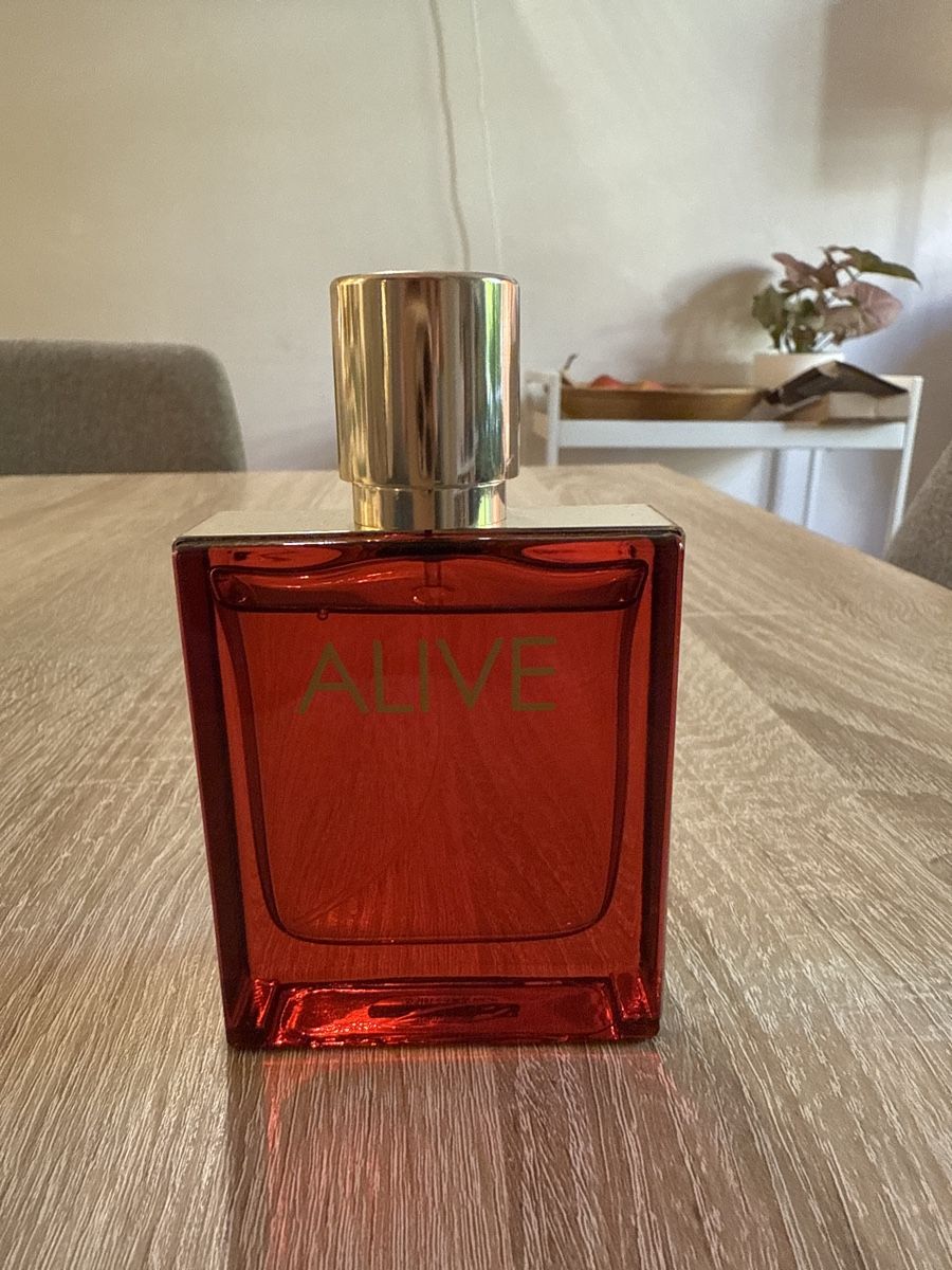 Hugo Boss Profumi & Eau de Toilette: Hugo Boss - Alive Parfum 50ml – Nuovo (secondo la descrizione) da Bern venduto da Afia_