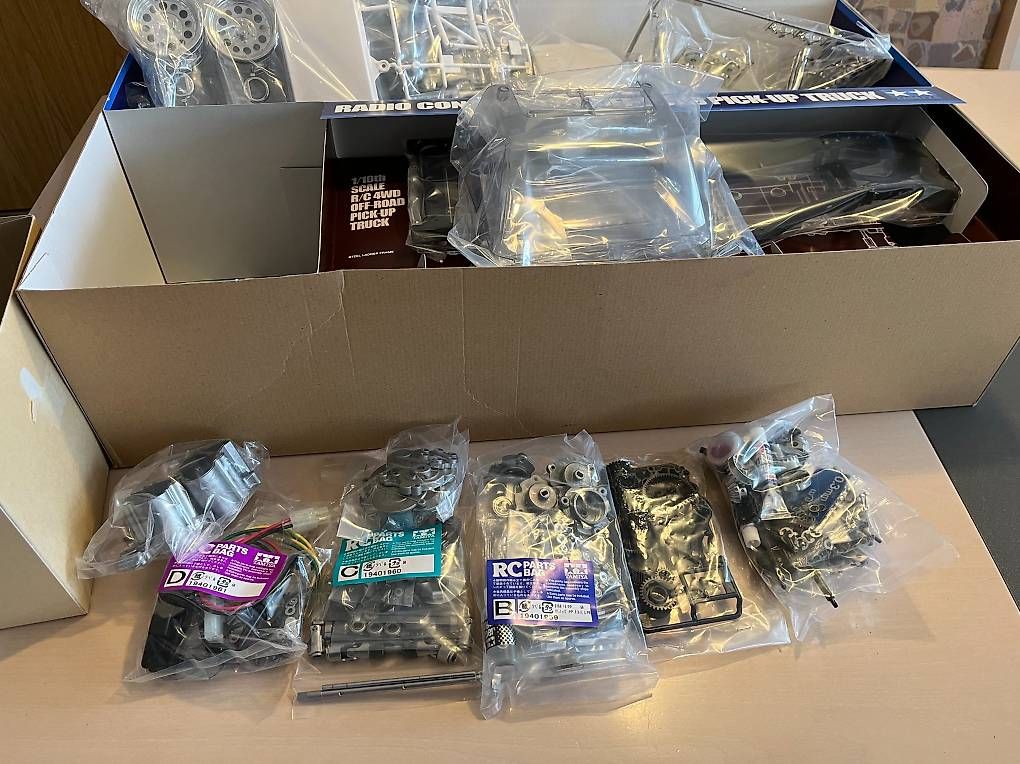 RC Modellbau: RC Modellauto 1:10 – Gebraucht aus Emmen von RiaRio 2