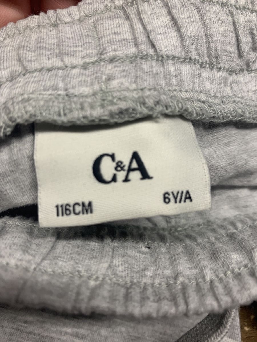 C&A Pantaloni: Kurze graue Hose Gr. 116, C&A – Usato da Buus venduto da 2013dp 1