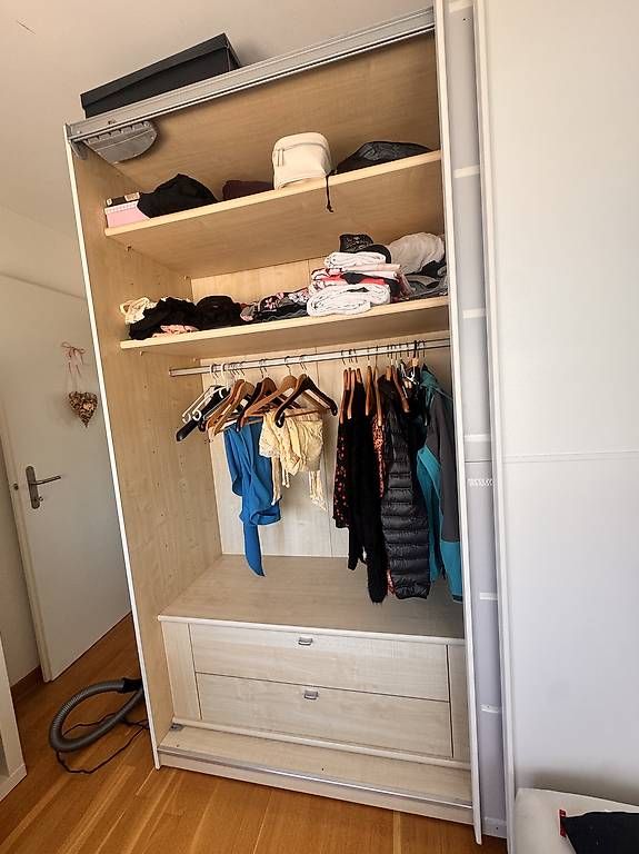 Schränke: Kleiderschrank – Gebraucht aus Reinach BL von keboe19 2