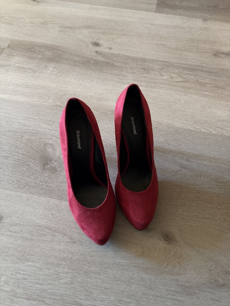 Graceland Scarpe da donna: Rote Graceland Pumps Grösse 40 – Nuovo (secondo la descrizione) da Linden venduto da martina_iwana