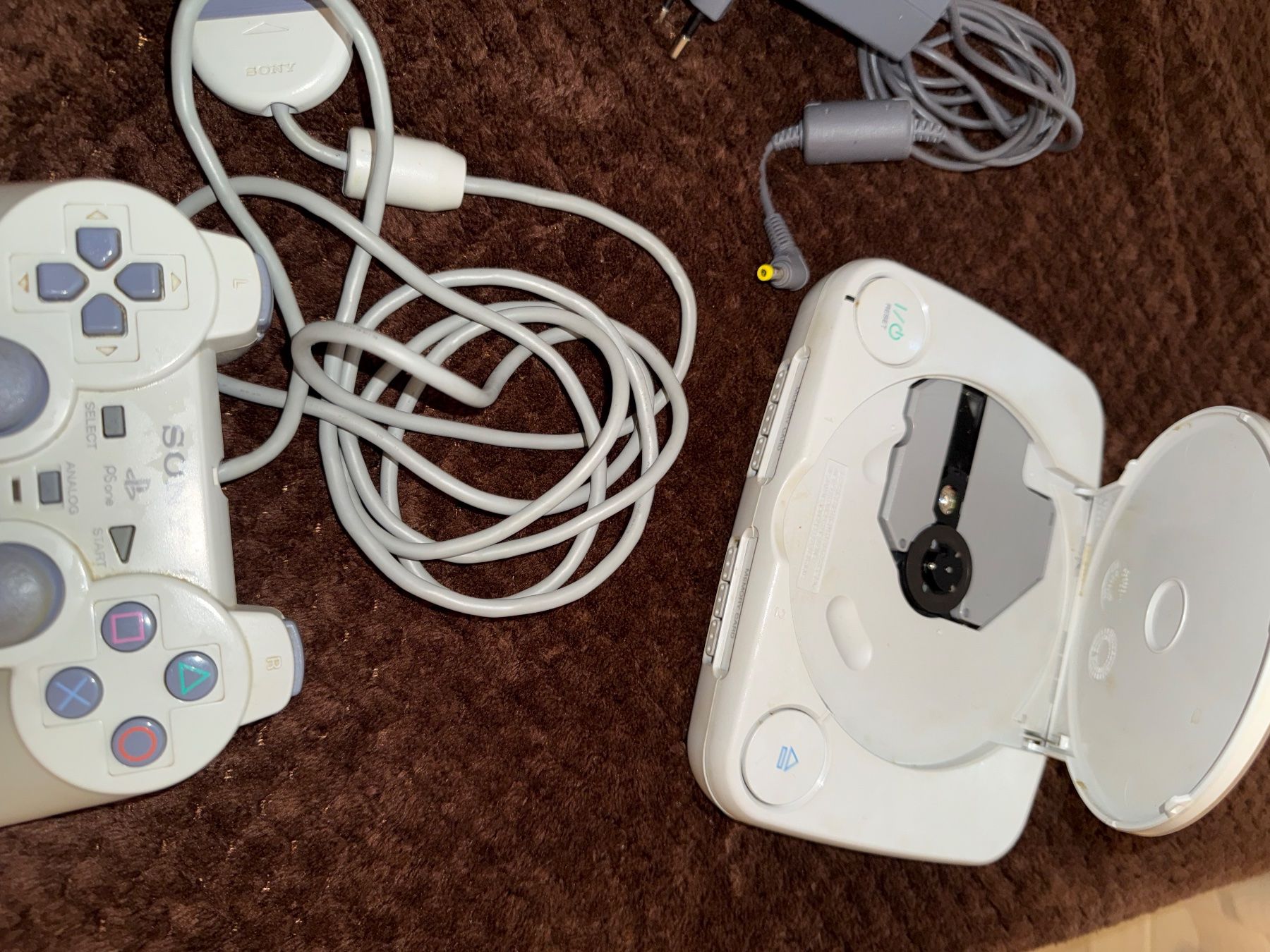Sony Consoles: Playstation ONE – D'occasion à Neuhausen par xmariposay 2