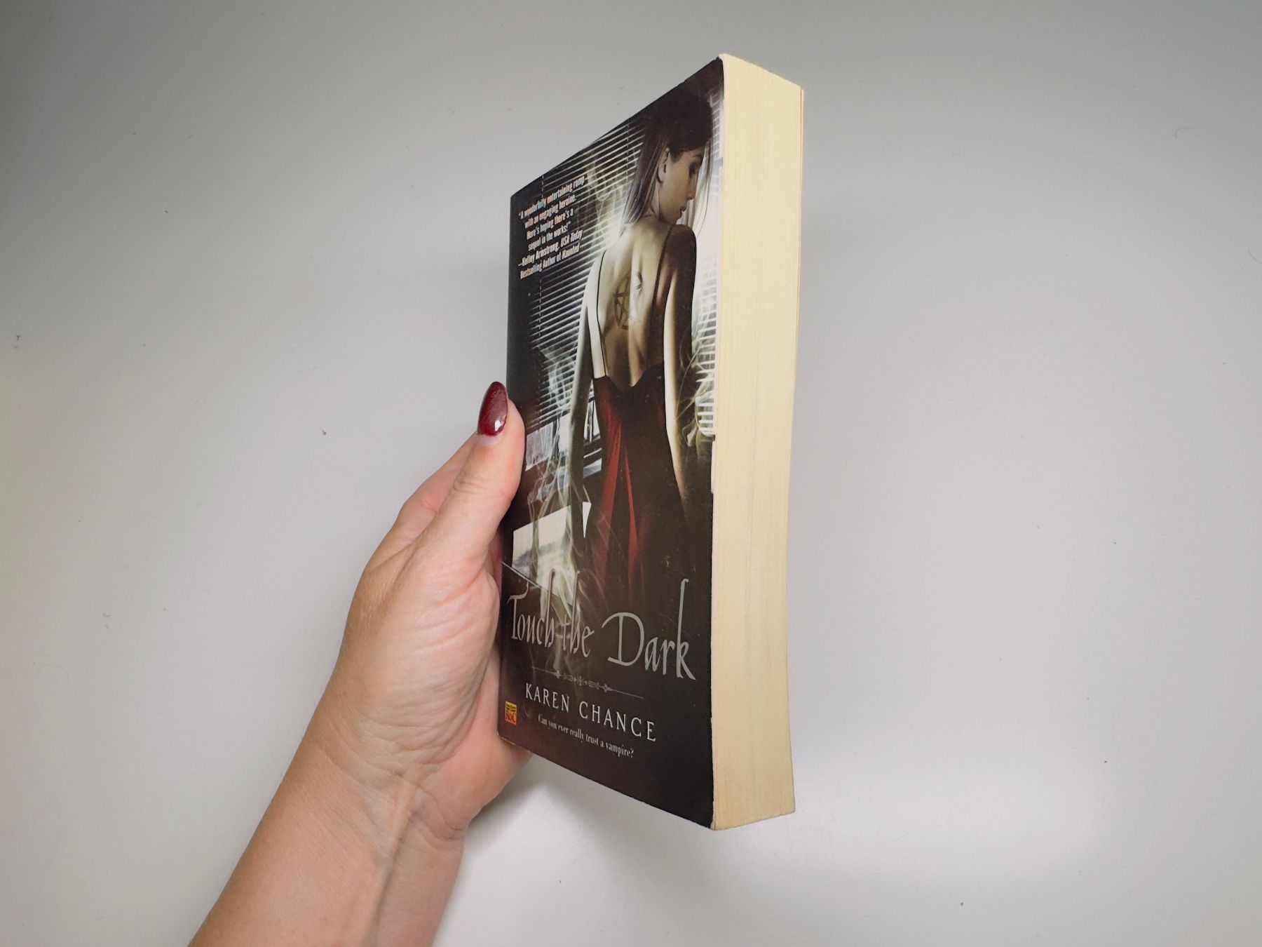 Bücher: NOVEL: Karen Chance, Touch the dark – Gebraucht aus Grosswangen von English_books 1