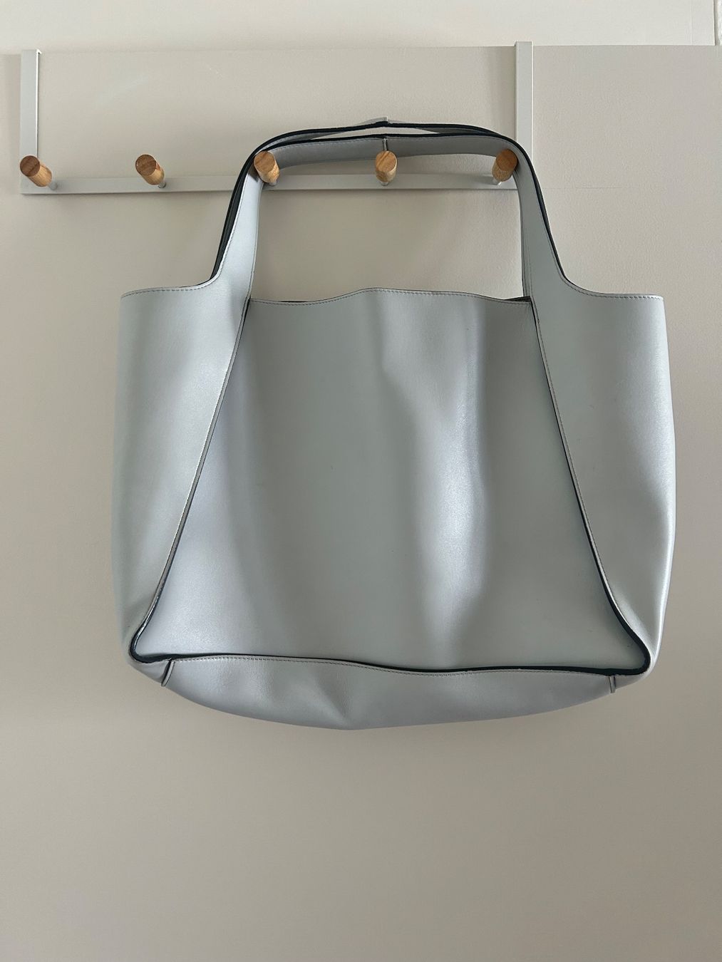 Stella McCartney Borse da donna: Stella McCartney Logo Tote Bag hellblau – Usato da Zürich venduto da predisha 1