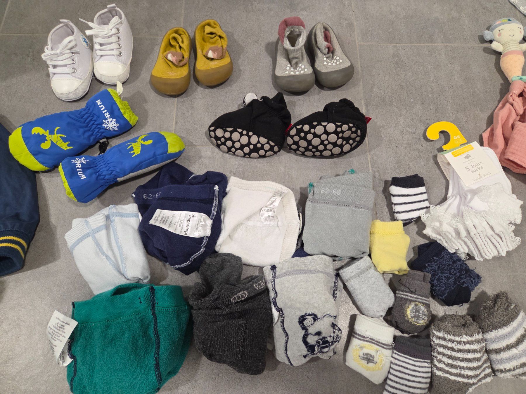 Lotti & Set di vestiti: Kinderkleider Paket Grösse 68 - 74 lang – Usato da Stetten SH venduto da ExtremMIB 5