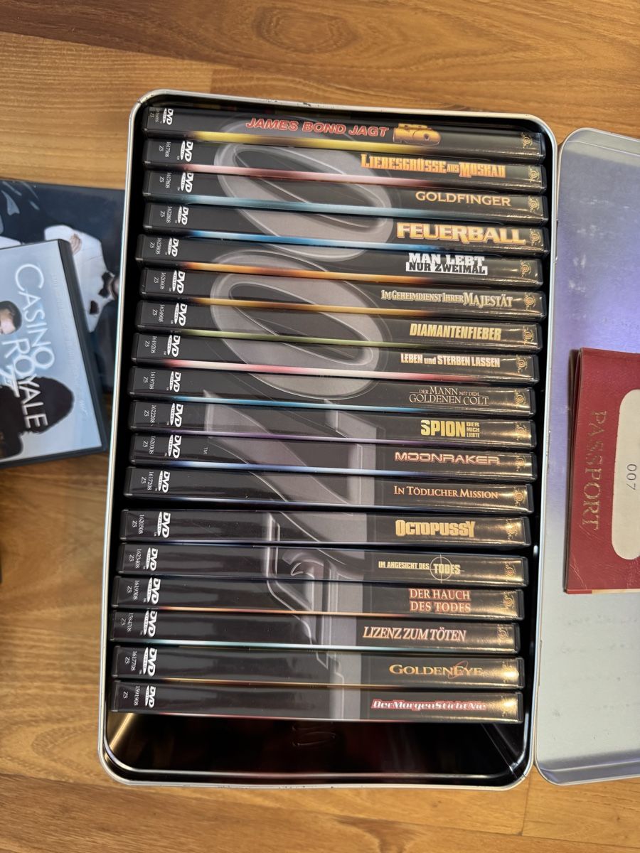 Tous les DVDs: James Bond 007 DVD-Sammlung – D'occasion à Dietwil par Armi1973 2
