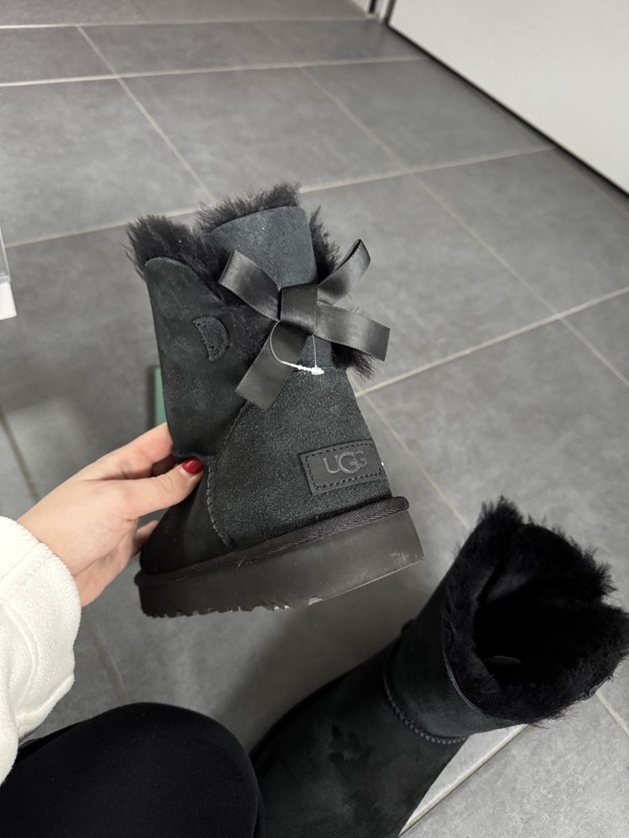 Ugg Damenschuhe: UGG Bailey Bow II Black Winter Boots, Gr. 37 – Neu (gemäss Beschreibung) aus Sattel von Zlata1