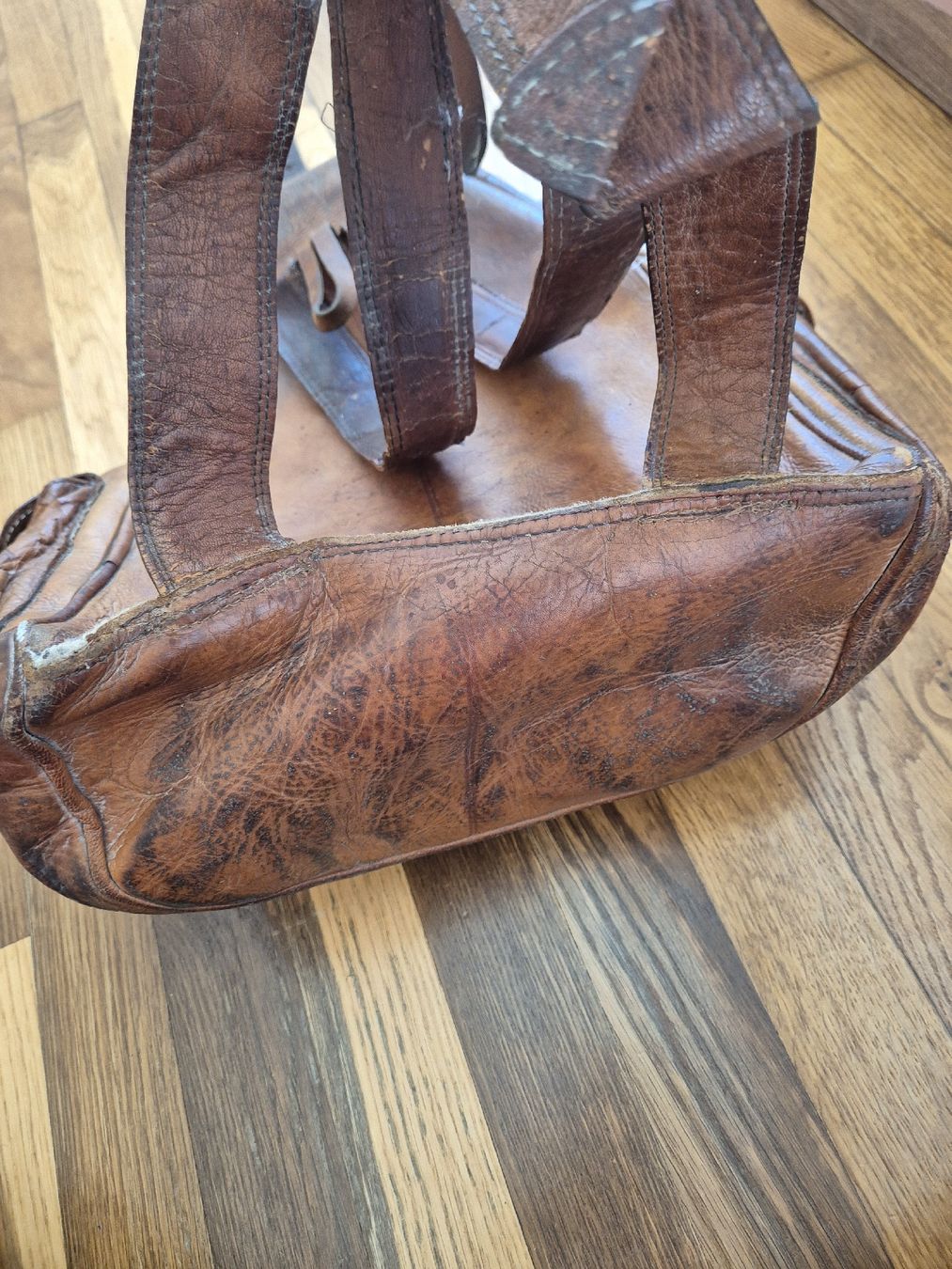 Zaini: Sac à dos vintage en cuir véritable – Usato da Versoix venduto da Lenas9 8