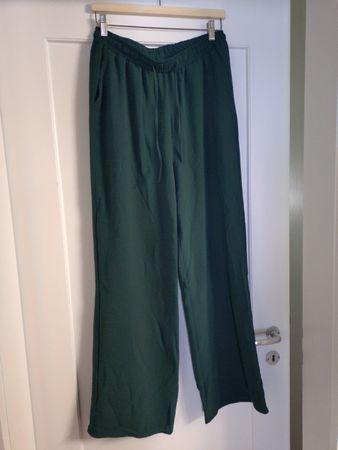 Dunkelgrüne Stoffhose