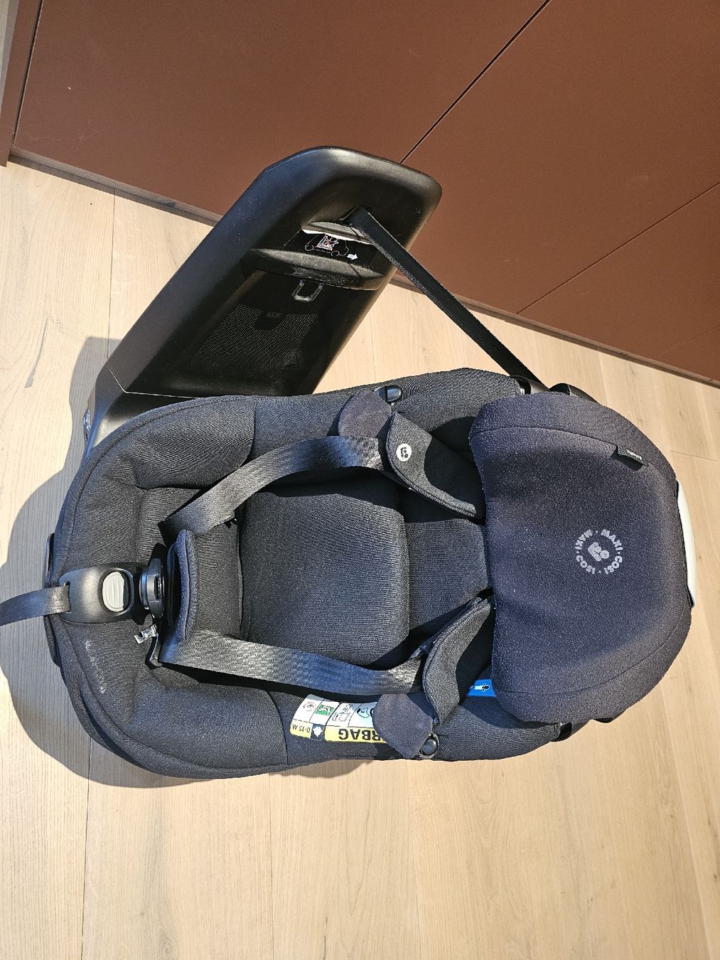 Maxi-Cosi Seggiolini per auto: Maxi-Cosi AxissFix 61cm - 105 cm – Usato da Hauenstein venduto da Desey 2