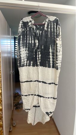 Sommerliches Kaftang mit Batikmuster, Grösse M, Top Zustand