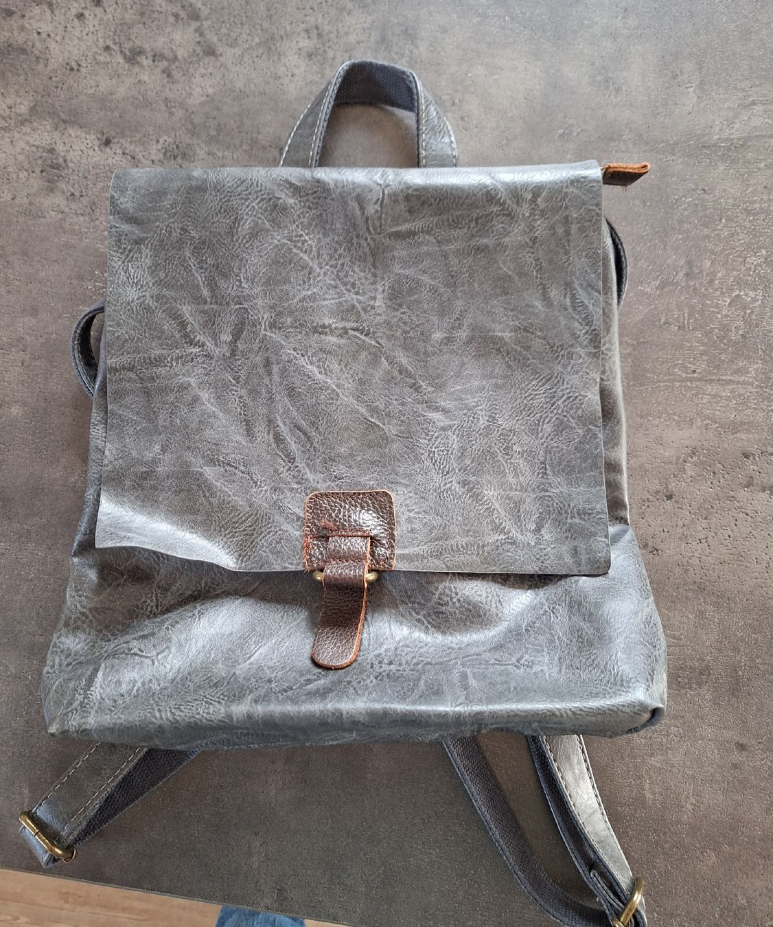 Rucksäcke: Stylischer Rucksack / Umhängetasche grau – Neu (gemäss Beschreibung) aus Zollbrück von MAEZ01