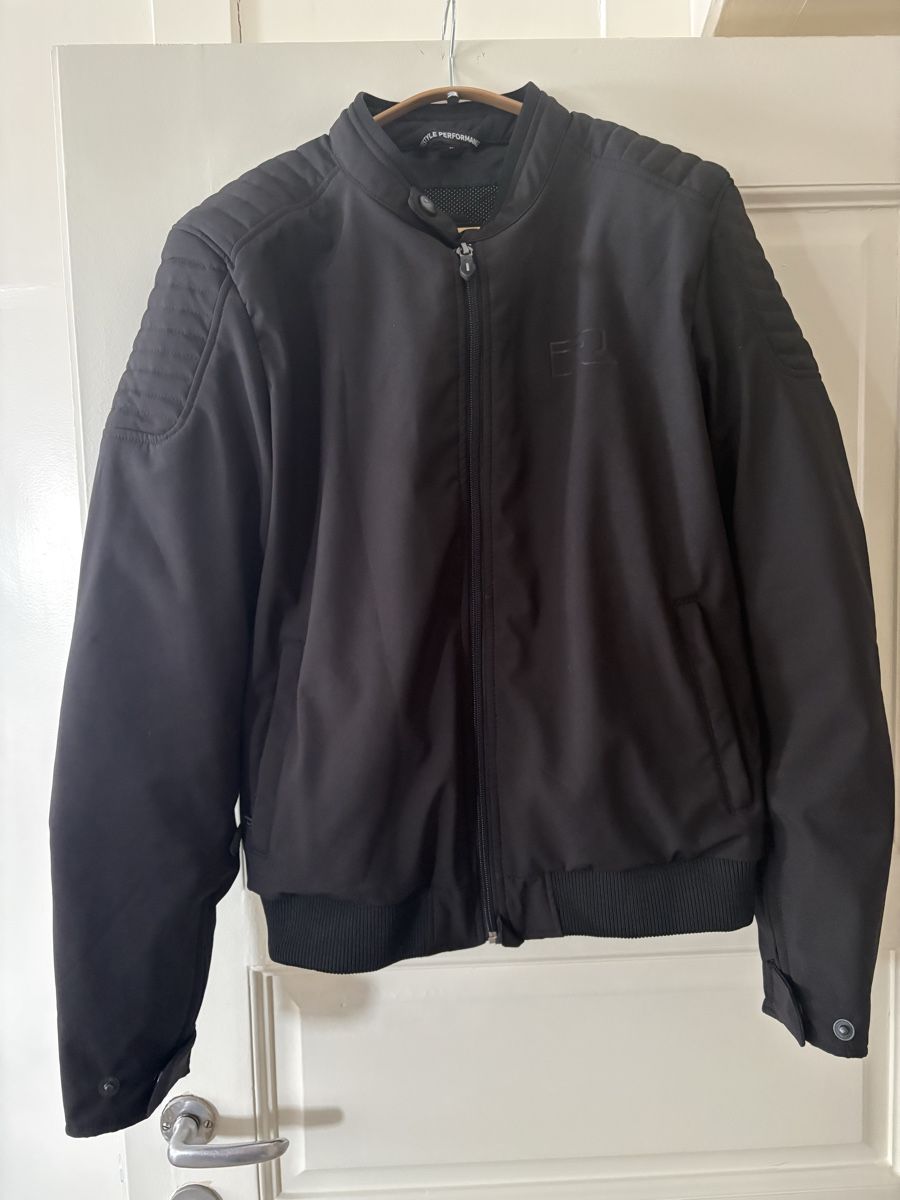 Giacche: Richa Motorradjacke/Töffjacke mit Protectoren – Nuovo (secondo la descrizione) da Davos Platz venduto da shaklin