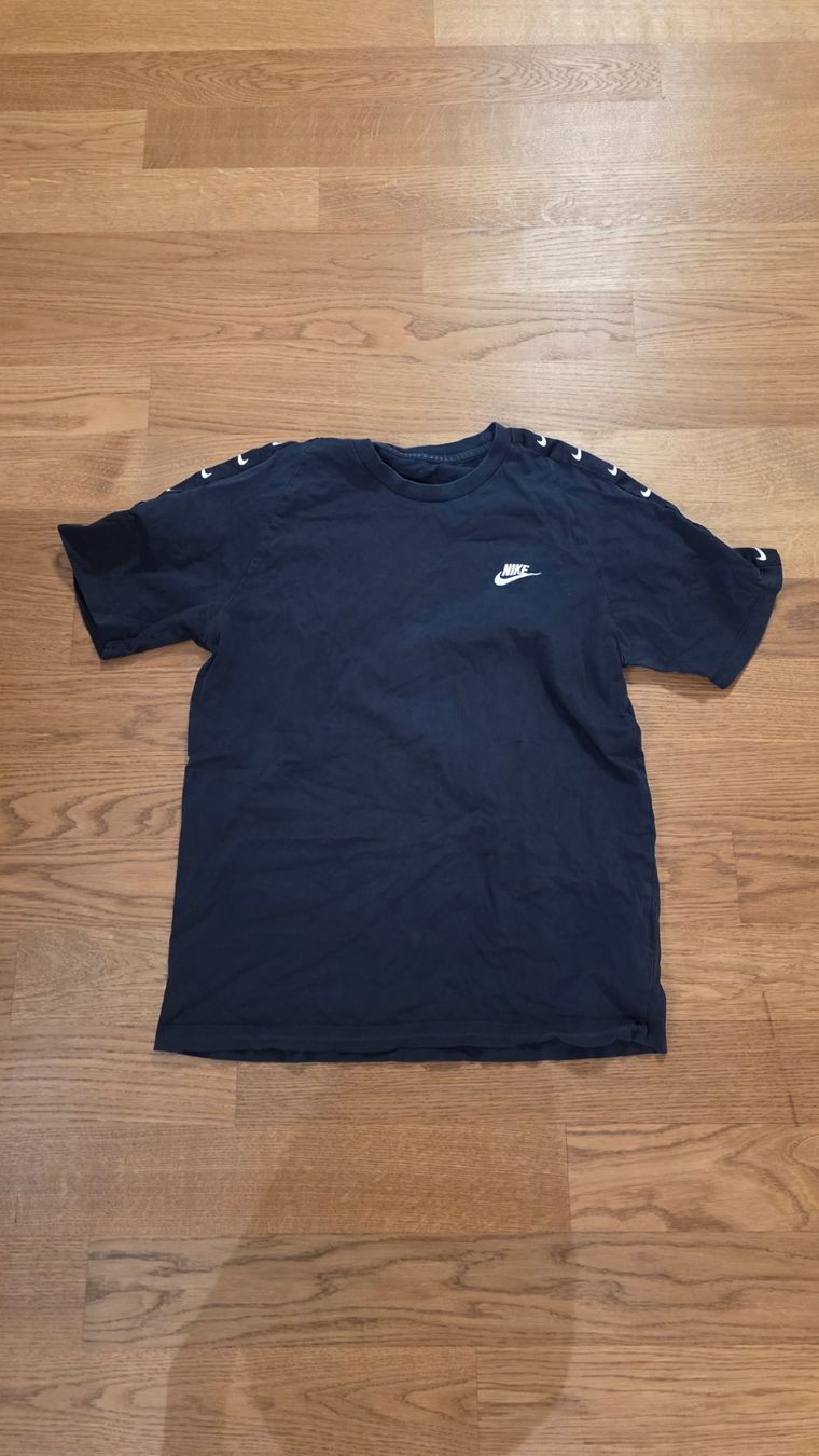 T-shirt: 15 Herren T-Shirts Grösse M – Usato da Wauwil venduto da Swisslu 5