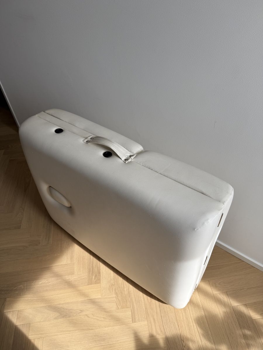 Appareils de massage: Massageliege TecTake klappbar weiss  – D'occasion à Winterthur par Zwergkaktus 1