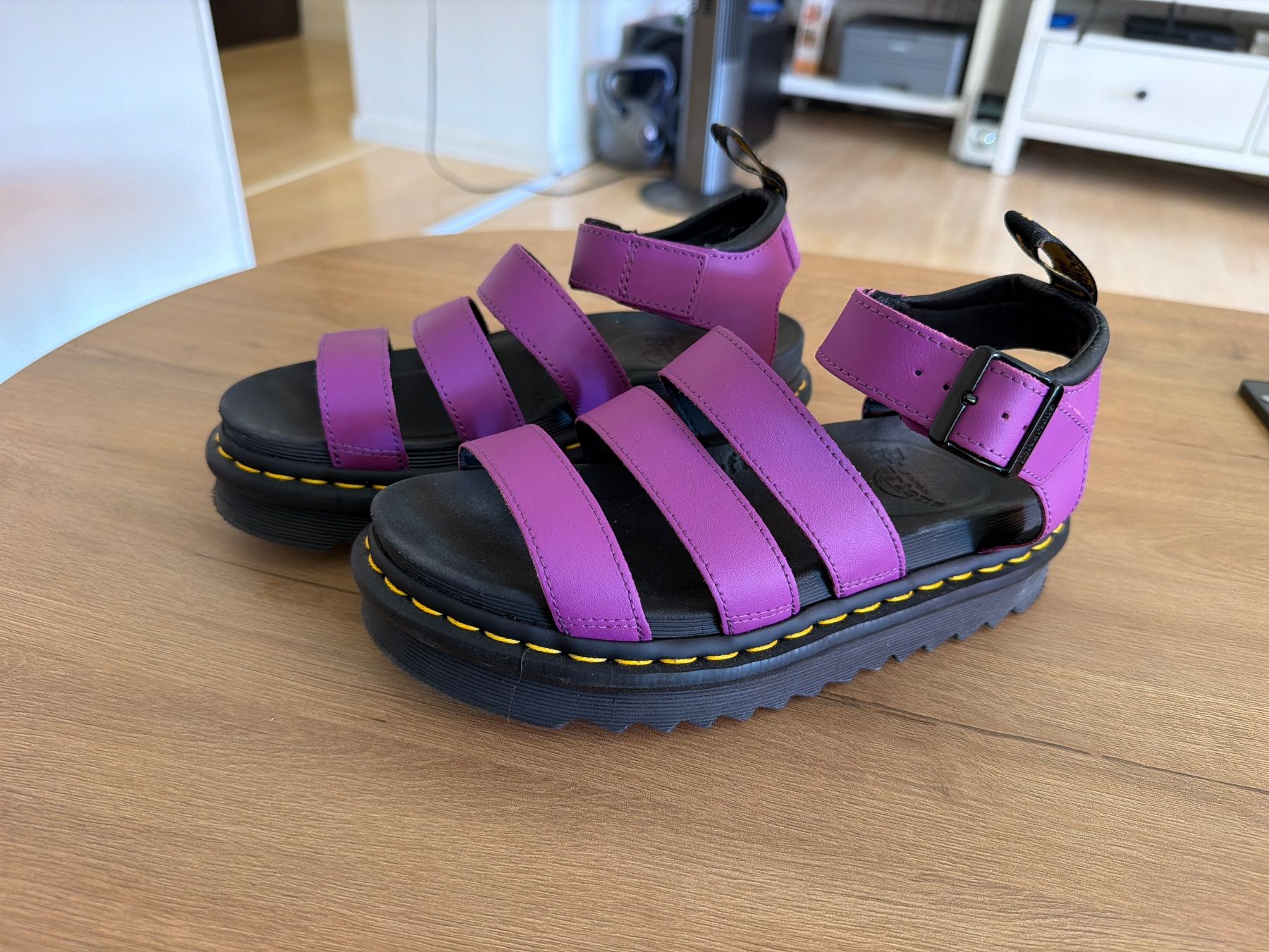 Dr. Martens Scarpe da donna: Dr. Martens Sandalen Violett Grösse 38 – Nuovo (secondo la descrizione) da Steinhausen venduto da n_b_p8vs