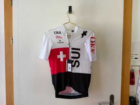 Assos Swiss Cycling RS Jersey Swiss 2025 Grösse M