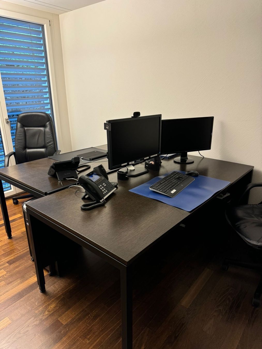 Scrivanie: Ein hochwertiges Schreibtisch – Usato da Schindellegi venduto da nat_xfx6