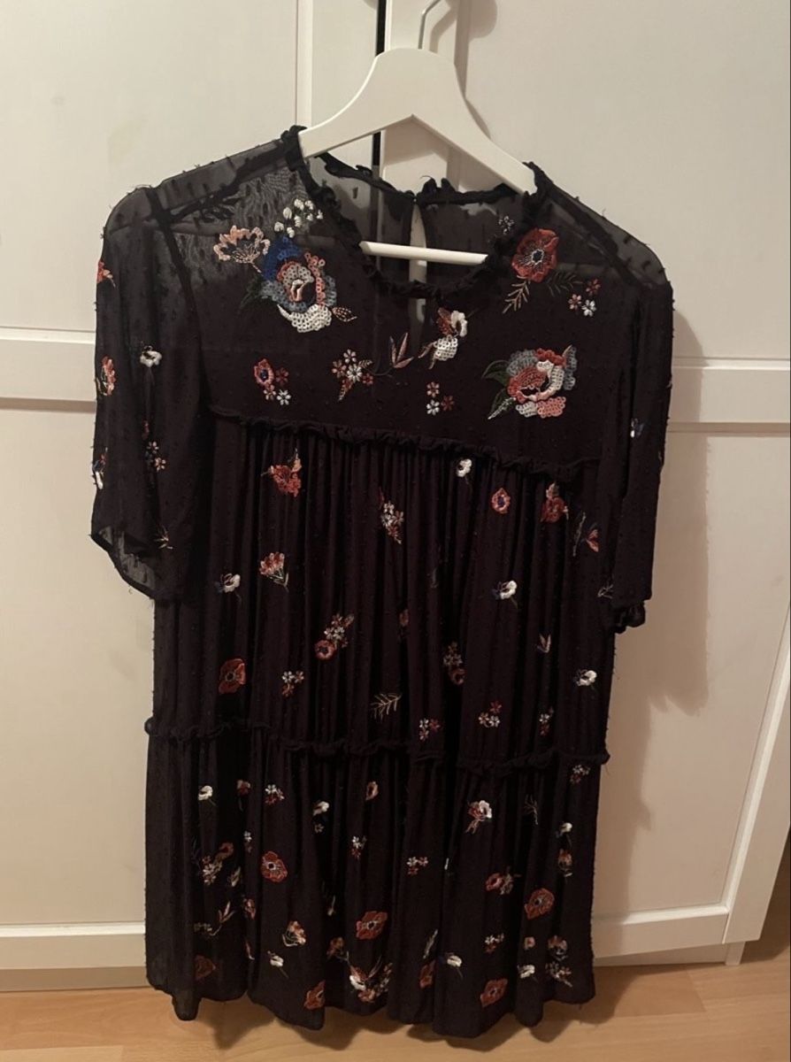Vestiti: Black Floral Mini Dress - Size Small – Usato da Bazenheid venduto da hat_96 6