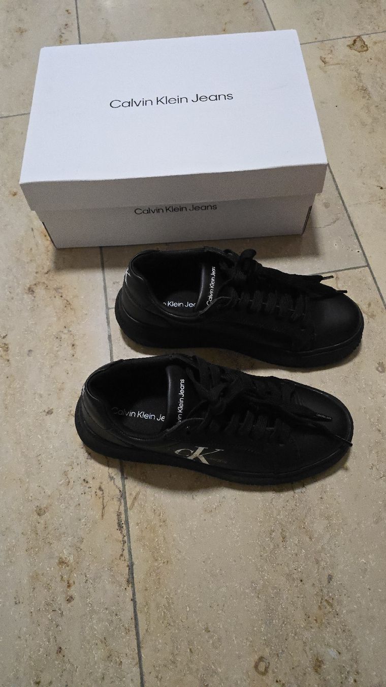 Calvin Klein Scarpe da uomo: Schwarze Calvin Klein Sneaker Grösse 36 – Nuovo (secondo la descrizione) da Aristau venduto da rap_6nvq 2