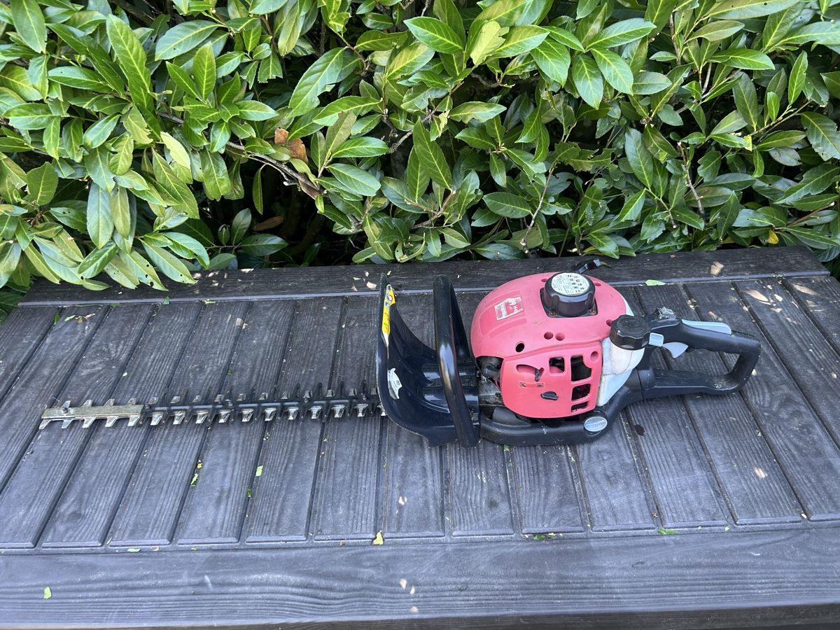 Tous les outils: Benzin Heckenschere Atika HBHA 60 – D'occasion à Niederweningen par Hossi66
