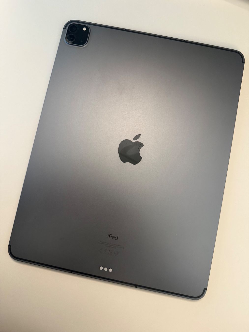 Apple Tablettes PC: iPad Pro 5th Gen -256 GB - WiFi + cellular – D'occasion à Abtwil AG par Binary_tech_ch 1