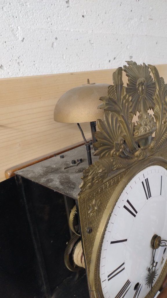 Orologi: Antike Comtoise Uhr – Usato da Bern venduto da BaernerBrocki 1
