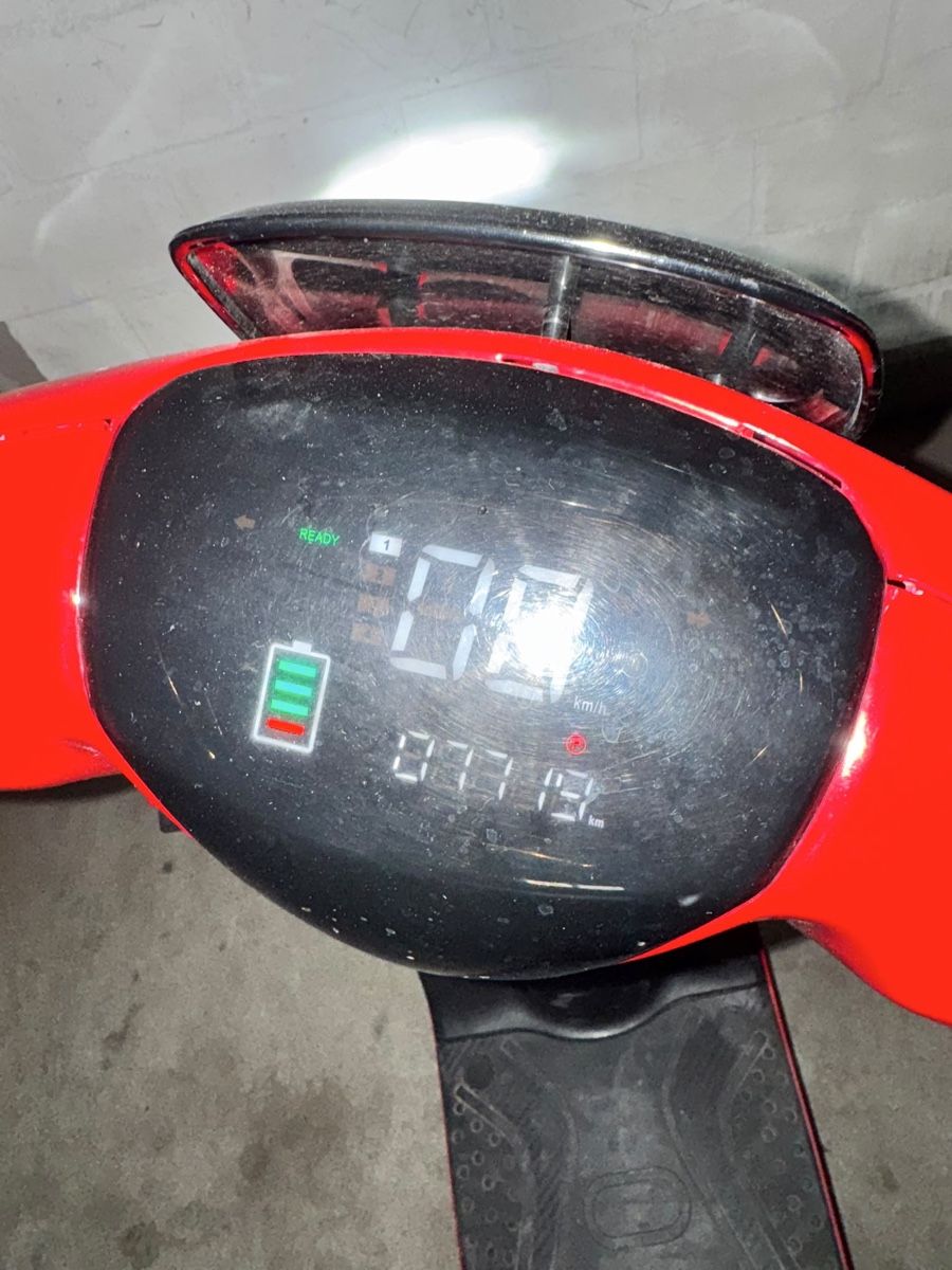 Scooters: BLU:S Stalker XT2000 E-Roller | 45km/h | 2000W – D'occasion à Oberburg par Diyi 8