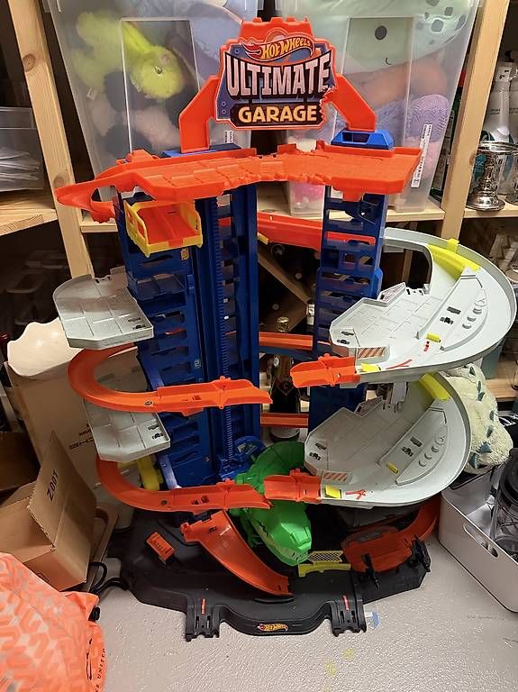 Spielzeuge: Hot Wheels Ultimate Garage – Gebraucht aus Reiden von mim_9scr