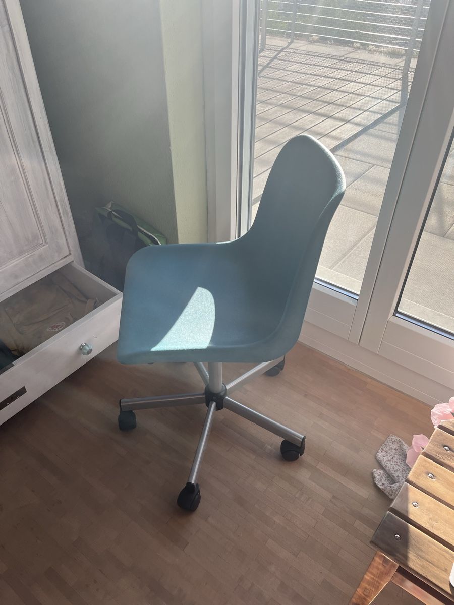 Ikea Chaises: Bürostuhl blau – D'occasion à Dagmersellen par mas_zpx9