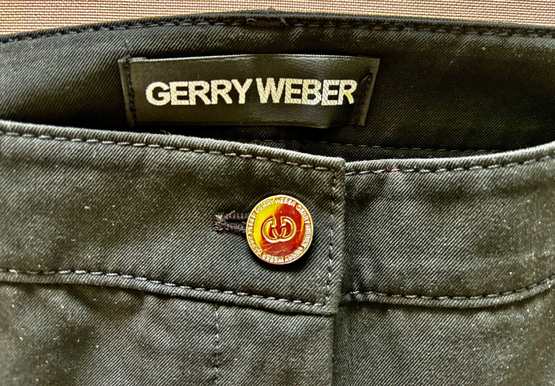 Gerry Weber Pantaloni: Hose von GERRY WEBER – Usato da Zürich venduto da Tzhkely24 7