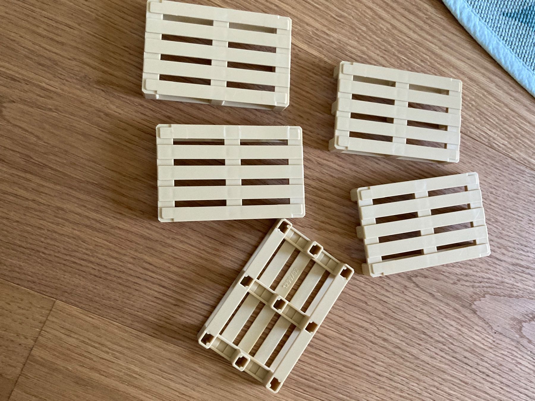 Pallets: 5 x kleine Palett – Nuovo (secondo la descrizione) da Bülach venduto da Stellina72 1