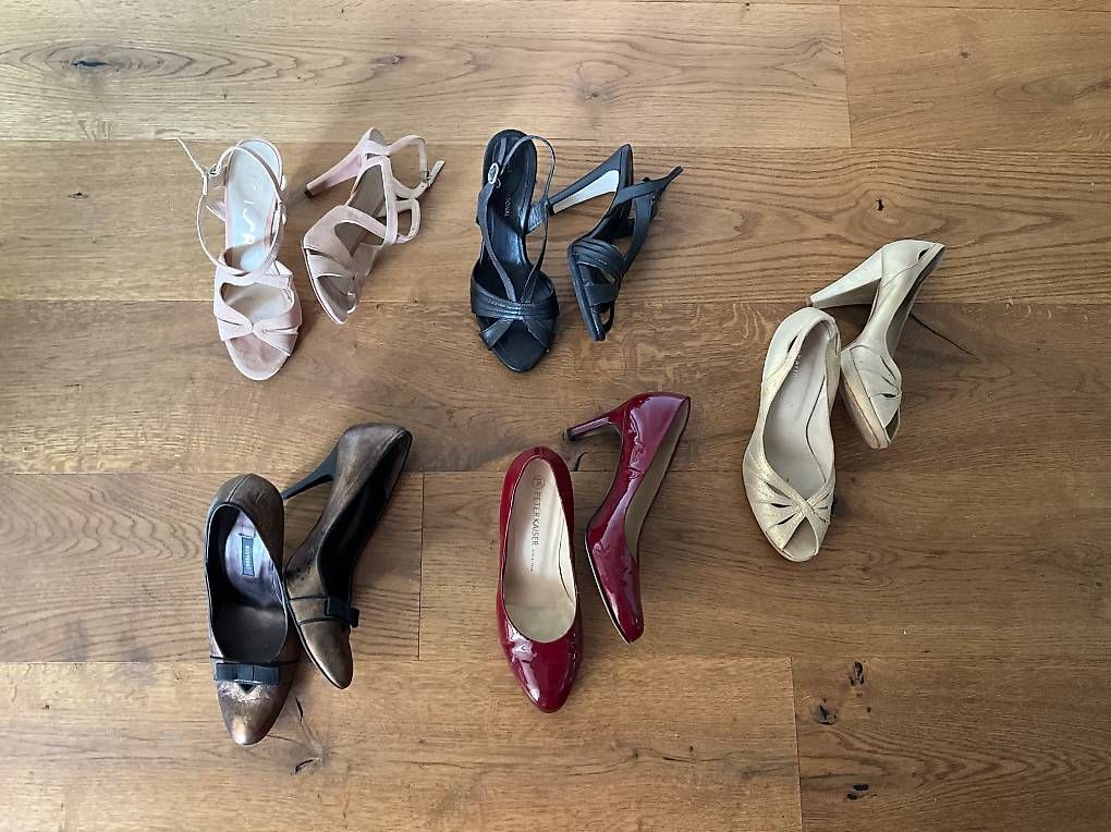 Scarpe da donna: Absatzschuhe diverse Marken gr 39 oder 40 – Usato da Ebnat-Kappel venduto da Chantalle