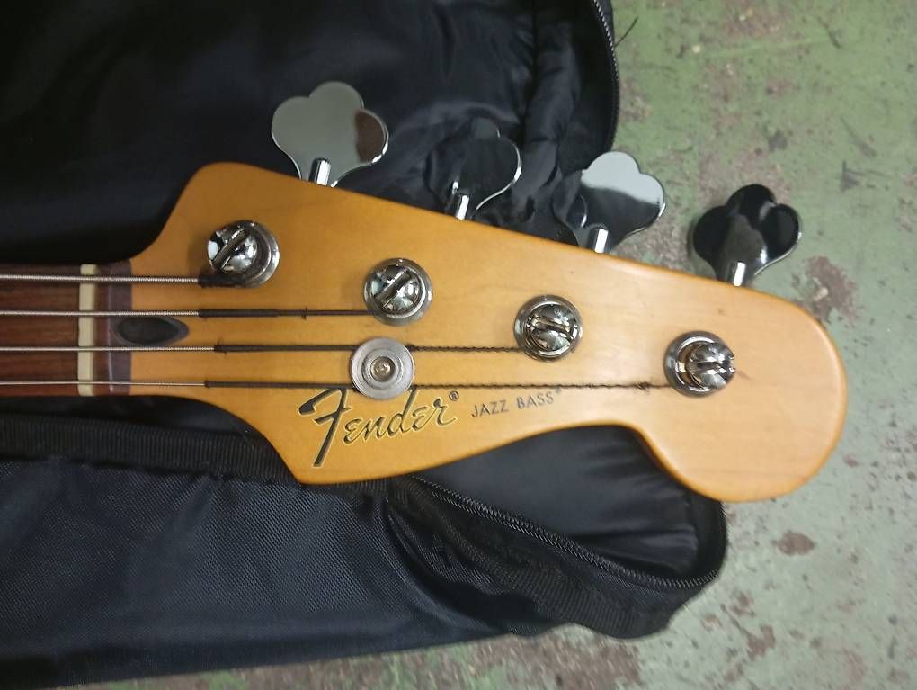 Fender Strumenti musicali: Fender Jazz Bass Mexico – Usato da Basel venduto da Petergunn 2