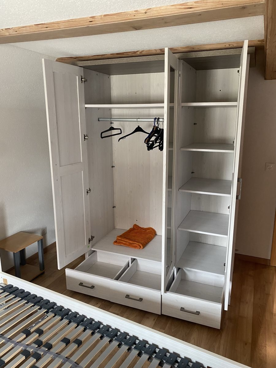 Armadi: Kleiderschrank ab 1 Stutz! – Usato da Gondiswil venduto da viperfan 1
