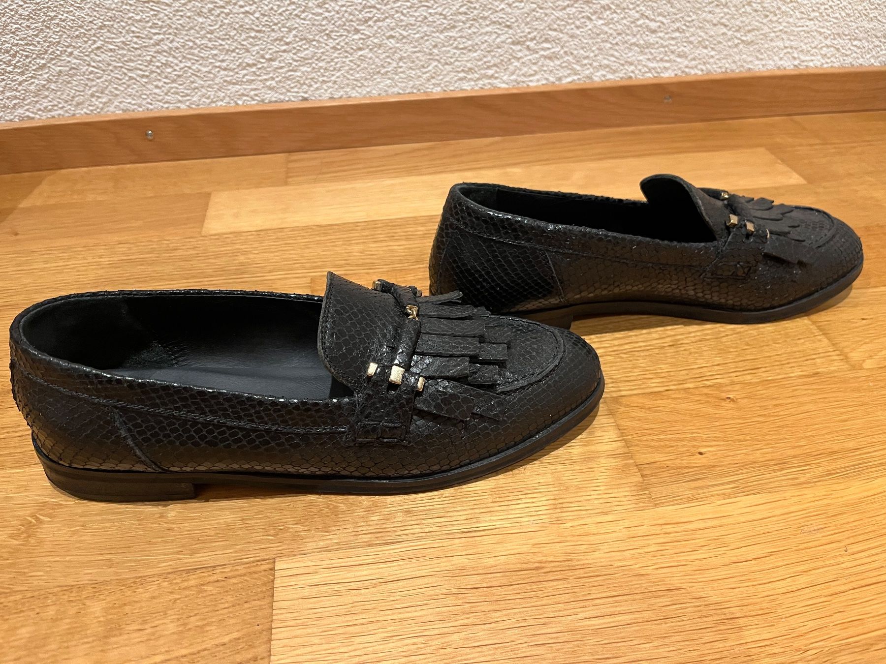 Scarpe da donna: Donna Carolina Leder Mokassin schwarz Gr39 – Usato da Wollerau venduto da bri_s9qv 1