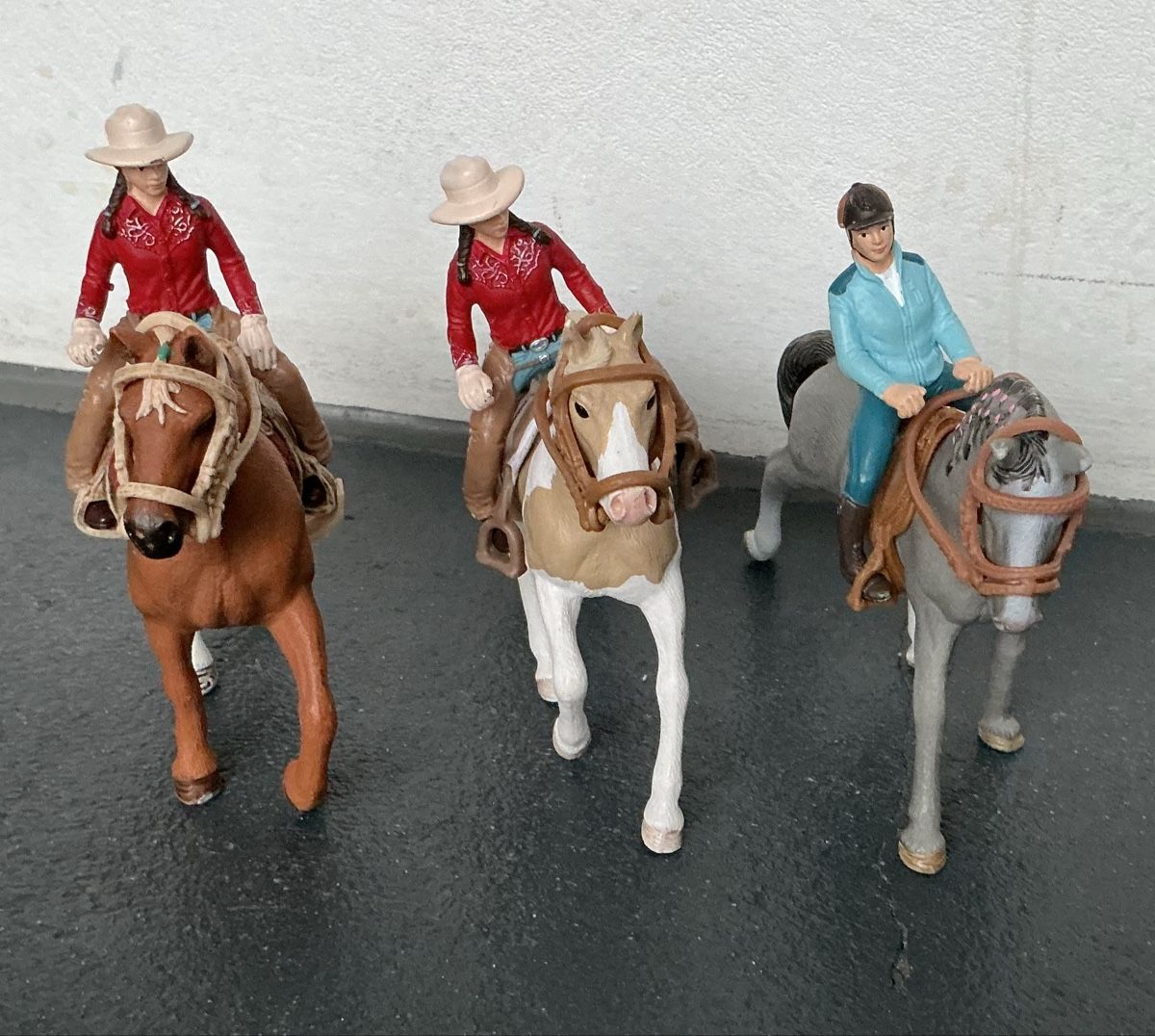 Schleich Giocattoli: Schleich Pferde, Hunde – Nuovo (secondo la descrizione) da Kreuzlingen venduto da Sole2012 2